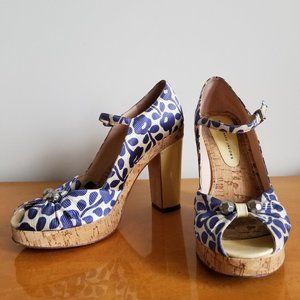 Marc by Marc Jacobs pump with blue flower print 39